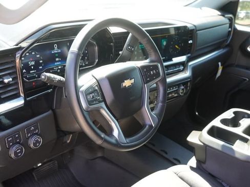 Used 2024 Chevrolet Silverado 1500 LT AWD/4WD image 17