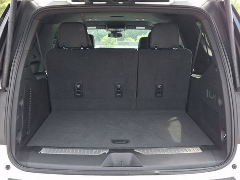 Used 2025 GMC Yukon XL AT4 AWD/4WD image 31