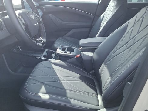 Used 2025 Ford Mustang Mach-E Select image 8