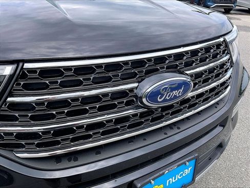 Used 2020 Ford Explorer XLT w/ Equipment Group 202A AWD/4WD image 31