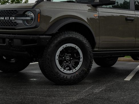 New 2025 Ford Bronco Badlands AWD/4WD image 4