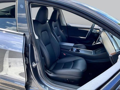 Used 2023 Tesla Model 3 Standard Range RWD image 7