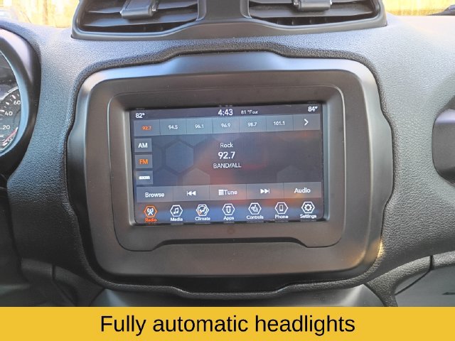 Used 2021 Jeep Renegade Latitude w/ Convenience Group AWD/4WD image 15