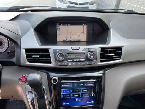 Used 2016 Honda Odyssey Touring Elite image 19
