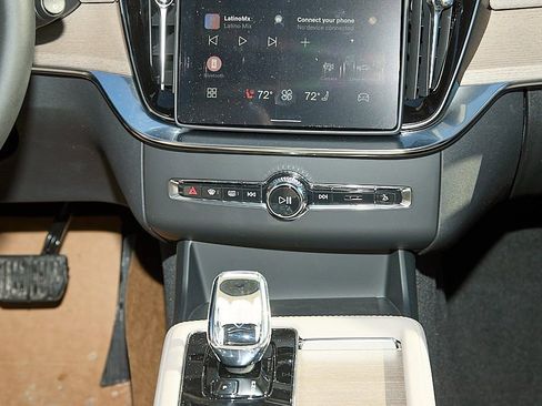 New 2026 Volvo XC90 B6 Plus w/ Protection Package image 29