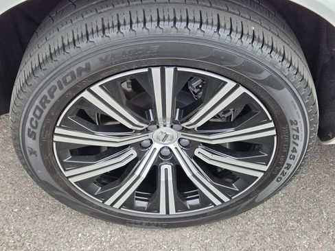 Used 2023 Volvo XC90 B6 Plus AWD/4WD image 10