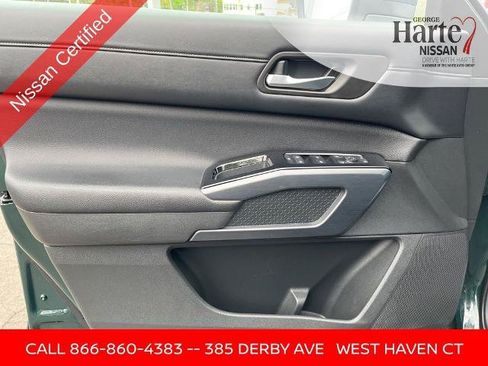 Certified 2024 Nissan Pathfinder SL w/ SL Premium Package AWD/4WD image 17
