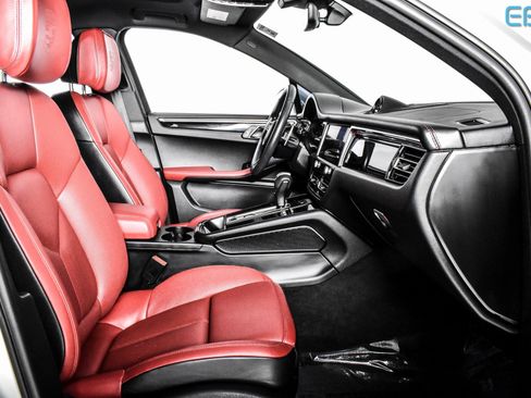 Used 2024 Porsche Macan Base w/ Premium Plus Package image 26