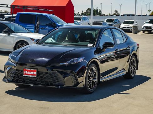 New 2026 Toyota Camry SE FWD image 3
