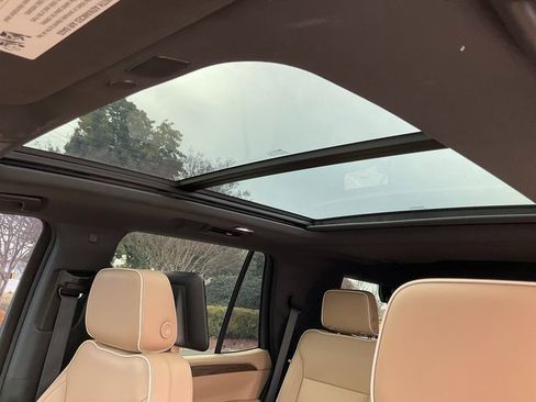 Used 2023 Chevrolet Tahoe Premier image 9