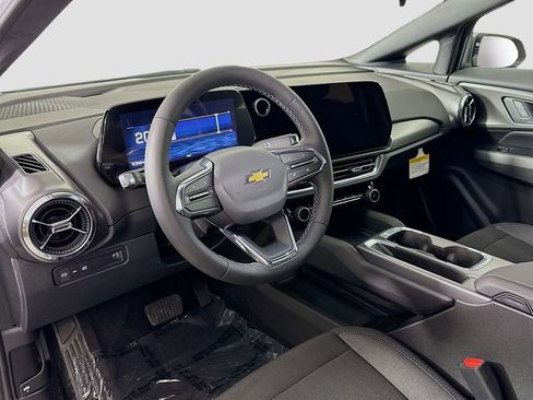 New 2026 Chevrolet Equinox EV LT image 9