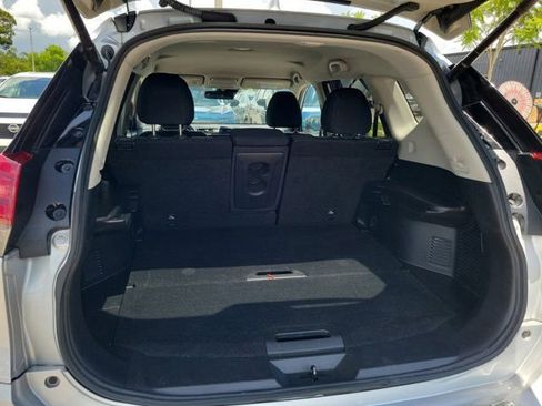Certified 2020 Nissan Rogue SV FWD image 12