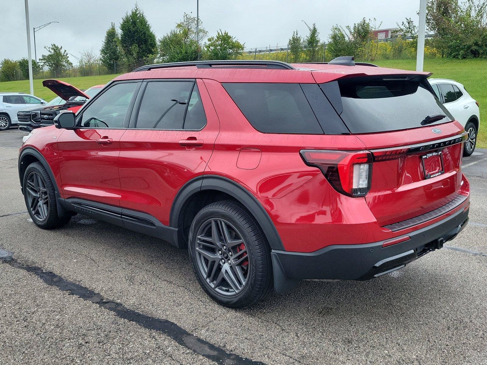 Used 2025 Ford Explorer ST-Line w/ Premium Package AWD/4WD image 3