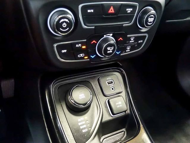 Used 2018 Jeep Compass Limited AWD/4WD image 23