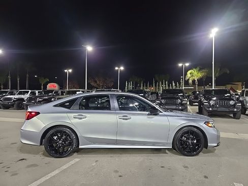 Used 2025 Honda Civic Sport image 8