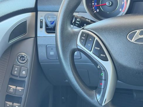Used 2012 Hyundai Elantra GLS w/ Preferred Pkg 3 FWD image 27