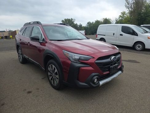 Used 2025 Subaru Outback Limited AWD/4WD image 4