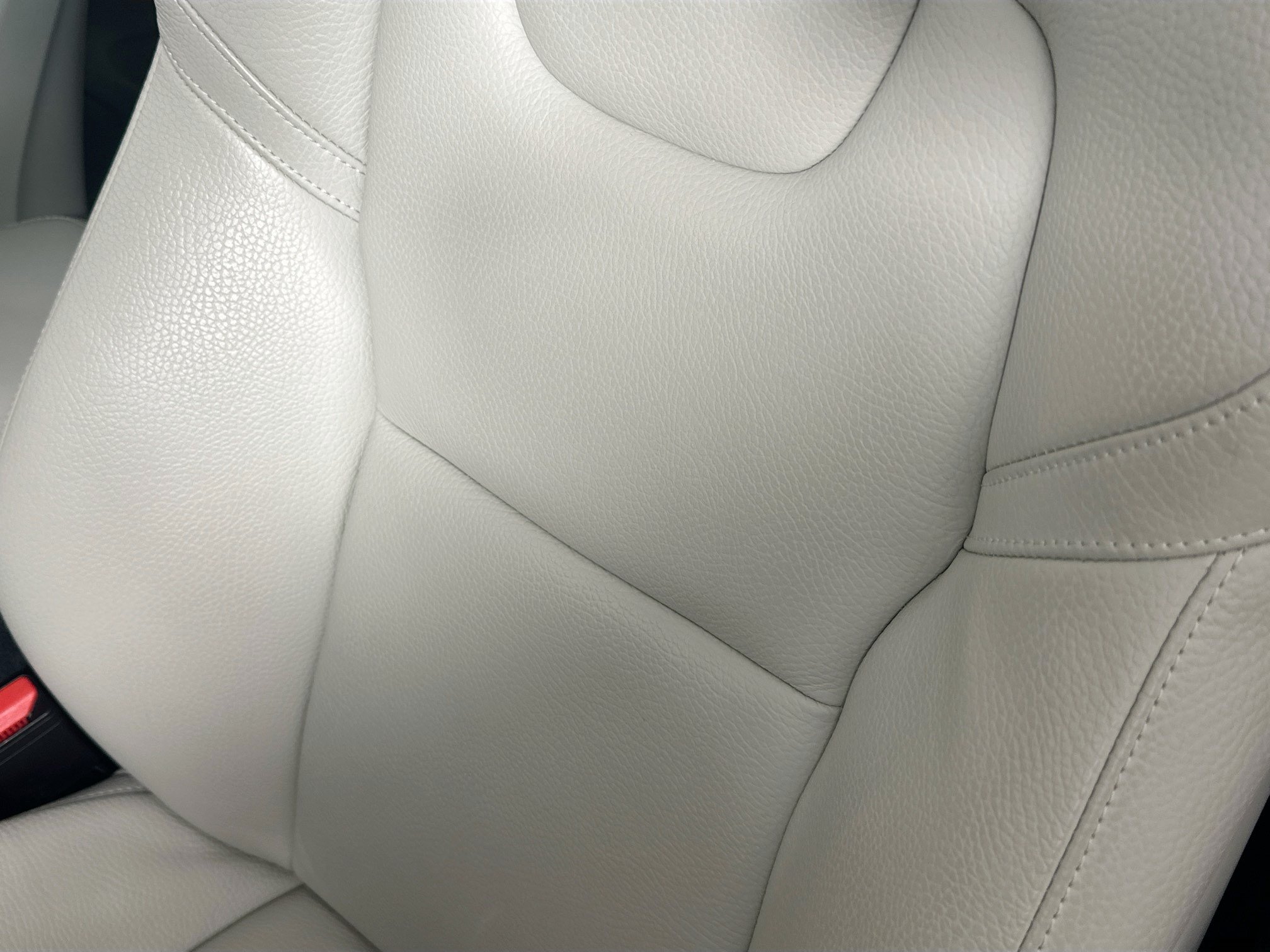 Used 2023 Volvo XC60 B5 Plus FWD image 19