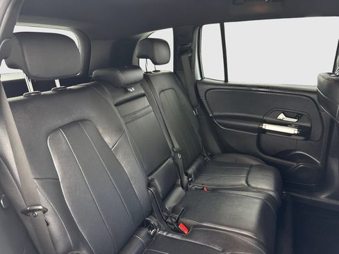 Used 2020 Mercedes-Benz GLB 250 4MATIC w/ Parking Assistance Package image 44