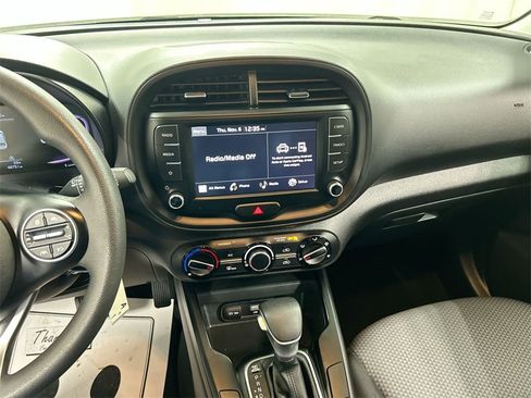Certified 2023 Kia Soul LX image 18