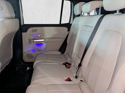 New 2025 Mercedes-Benz GLB 250 4MATIC image 17