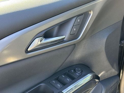 Used 2024 Chevrolet Traverse LT image 21