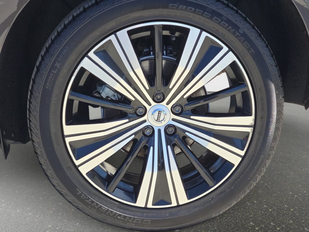 Used 2023 Volvo XC60 B5 Ultimate FWD image 37