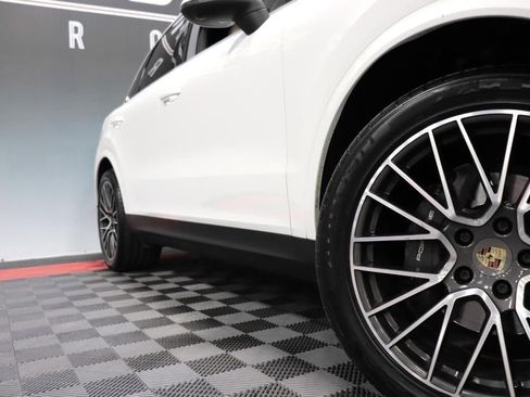 Used 2019 Porsche Cayenne image 74