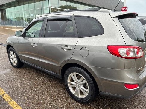 Used 2011 Hyundai Santa Fe SE w/ Premium Pkg 3 FWD image 3