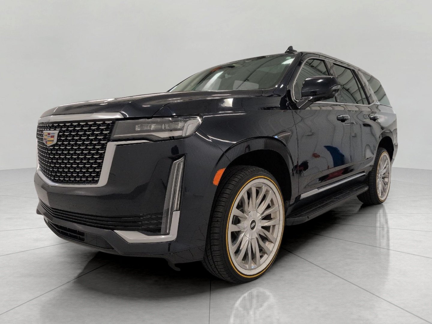 Used 2021 Cadillac Escalade Premium Luxury w/ Performance Package AWD/4WD image 12