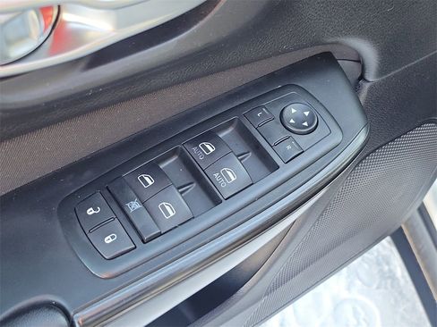 Used 2014 Jeep Cherokee Latitude image 9