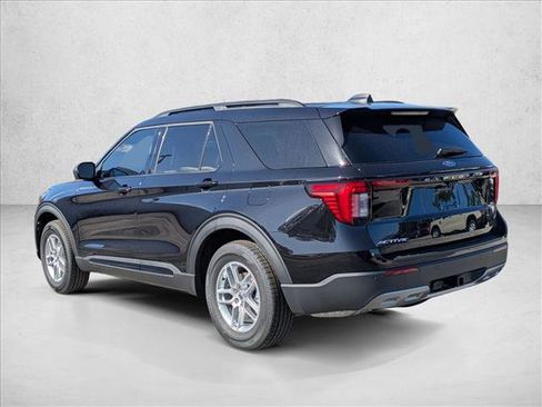 New 2026 Ford Explorer Active w/ Active Comfort Package image 2