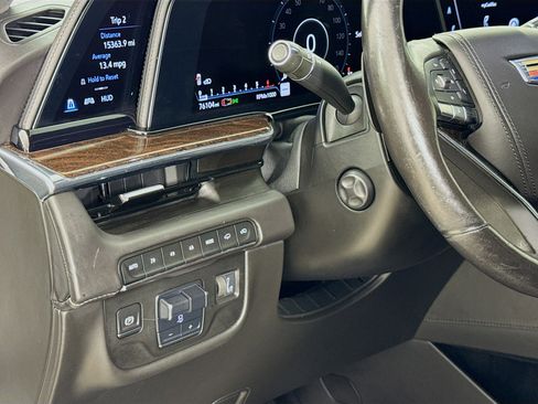 Used 2023 Cadillac Escalade ESV Sport Platinum w/ Heavy-Duty Trailer Package AWD/4WD image 10