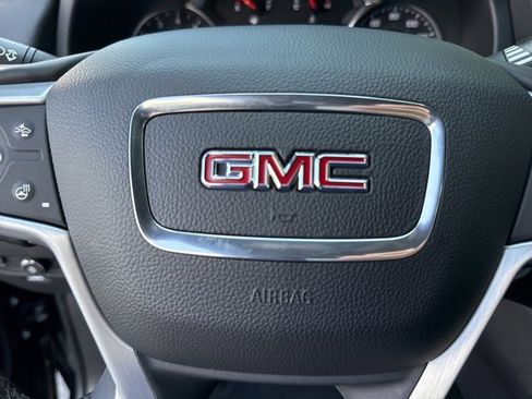 Used 2024 GMC Terrain SLT image 14