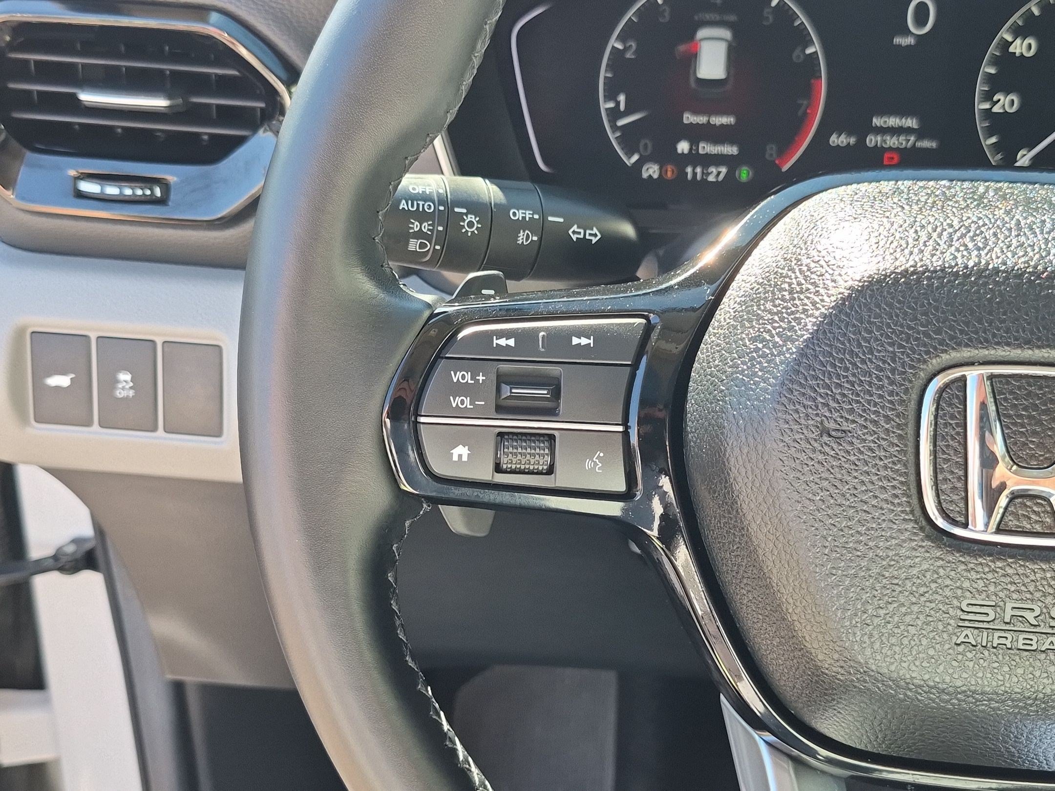 Certified 2025 Honda Pilot Touring image 20
