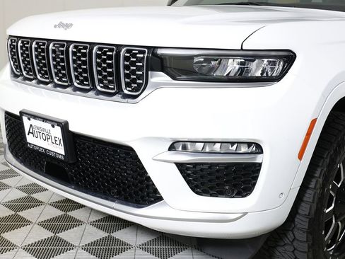 Used 2025 Jeep Grand Cherokee Summit AWD/4WD image 39
