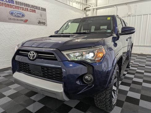 Used 2021 Toyota 4Runner TRD Off-Road Premium w/ Moonroof Package AWD/4WD image 2