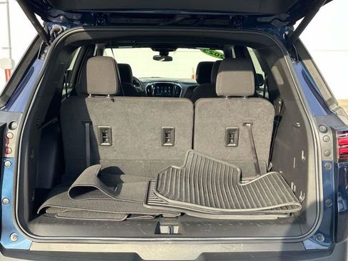 Used 2023 Chevrolet Traverse LT image 21