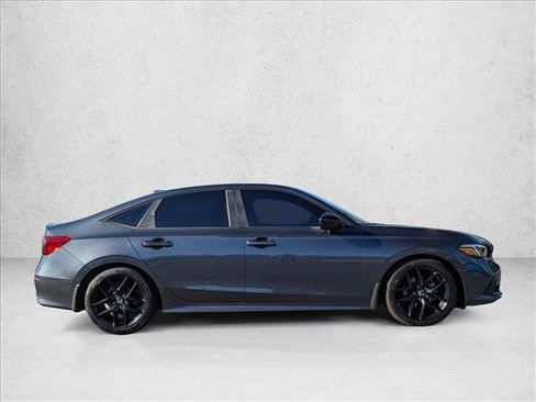 Used 2022 Honda Civic Sport image 4