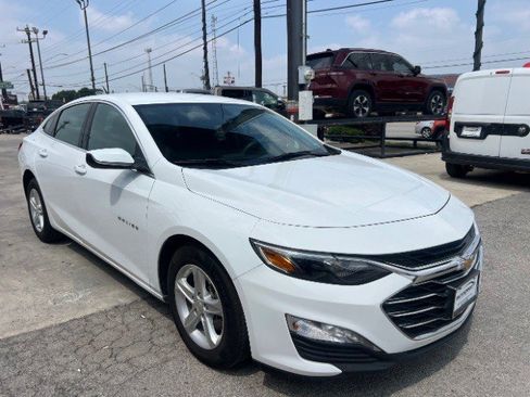Used 2023 Chevrolet Malibu LT FWD image 4