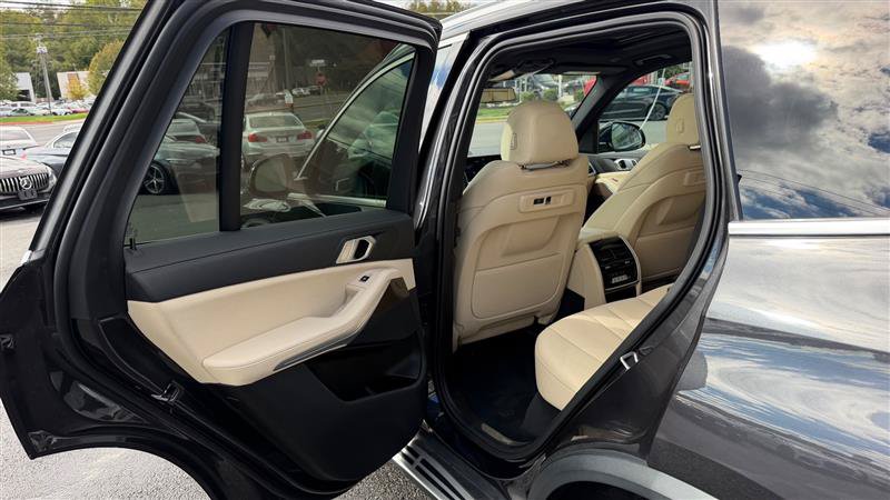 Used 2020 BMW X5 xDrive40i w/ Convenience Package AWD/4WD image 44