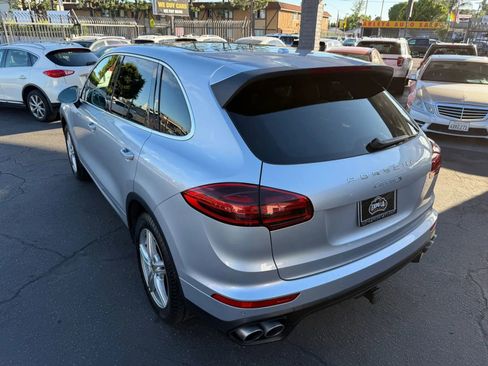 Used 2016 Porsche Cayenne S image 22