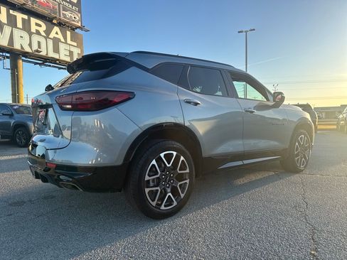 Used 2025 Chevrolet Blazer RS image 9