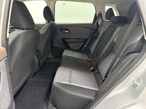 Used 2023 Nissan Rogue SV image 15