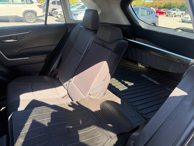Used 2019 Toyota RAV4 XLE w/ Convenience Package AWD/4WD image 11