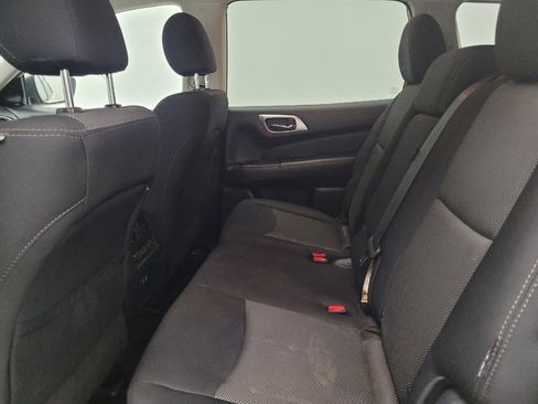 Used 2019 Nissan Pathfinder SV AWD/4WD image 18