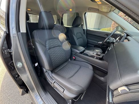 Used 2025 Nissan Pathfinder SV image 42