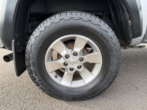 Used 2021 Toyota Tacoma TRD Off-Road image 9