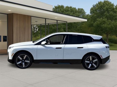 Used 2025 BMW iX xDrive50 image 12