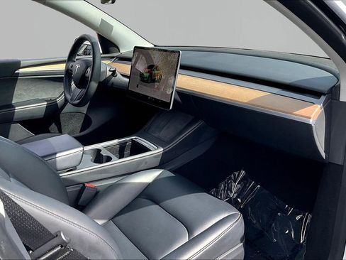 Used 2023 Tesla Model Y Long Range AWD/4WD image 23